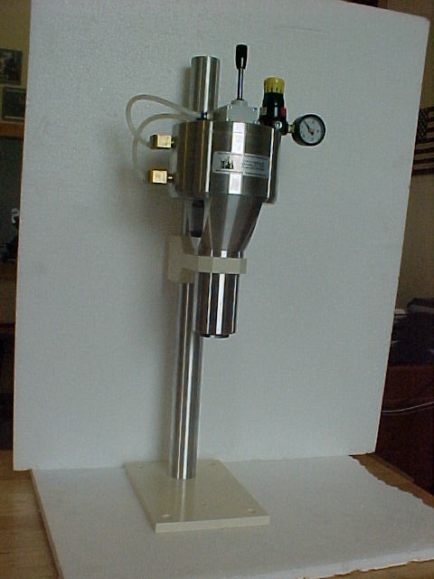 Pneumatic Aerosol Can Decrimper
