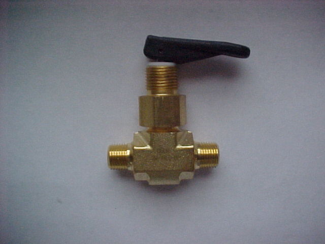 Brass toggle