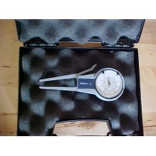 Valve pedestal crimp diameter gauge